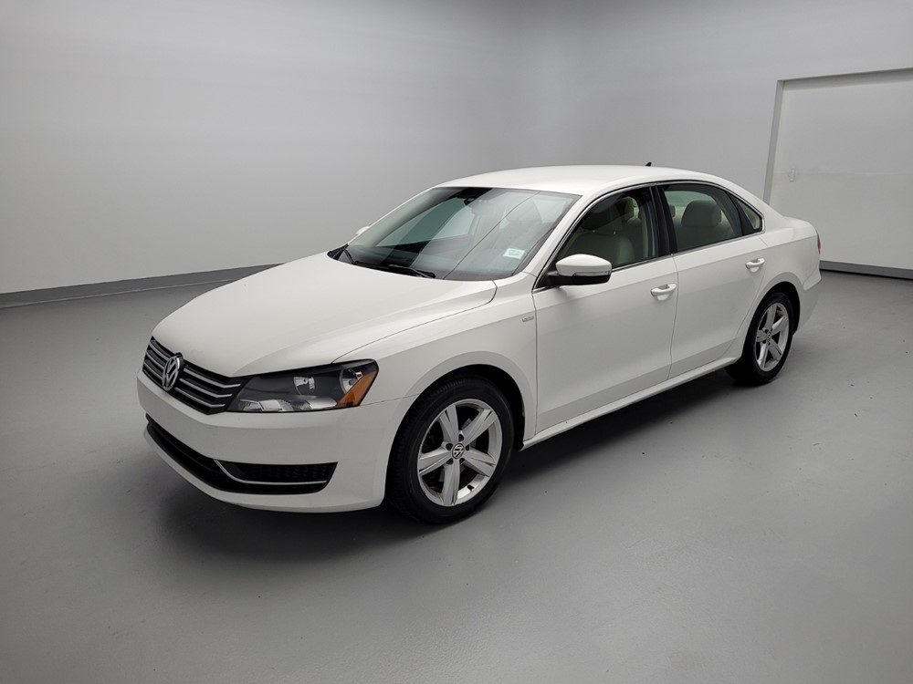 Used 2014 Volkswagen Passat Driver Front Bumper