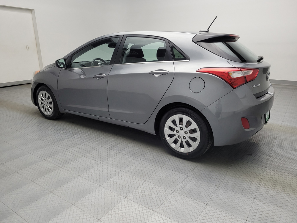 2016 Hyundai Elantra GT Base photo 3