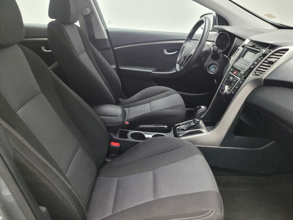 2016 Hyundai Elantra GT Base photo 16