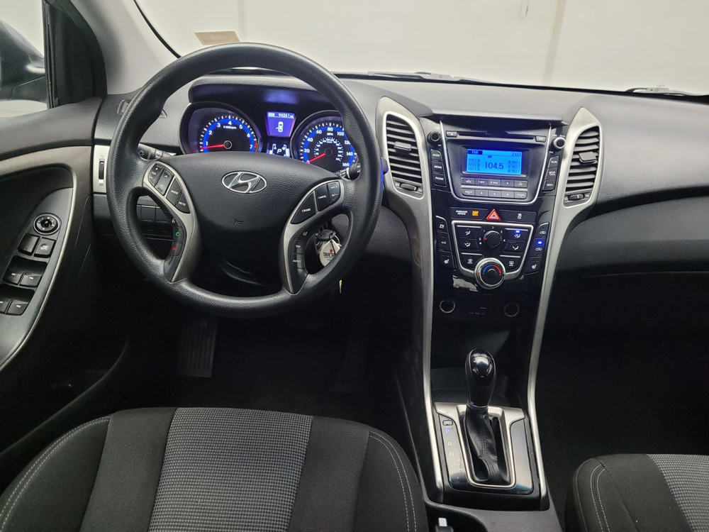 2016 Hyundai Elantra GT Base photo 17