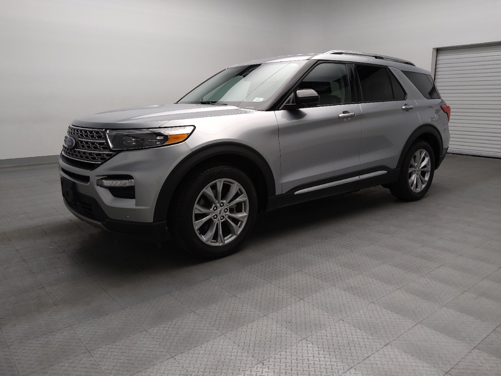 2023 Ford Explorer Limited's photo