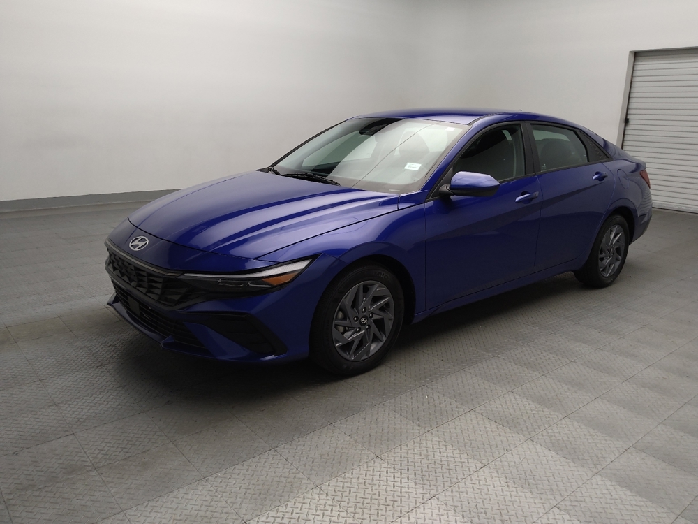 2024 Hyundai Elantra SEL's photo