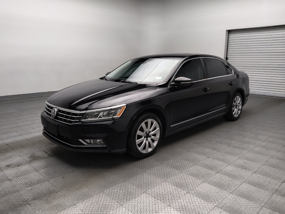2017 Volkswagen Passat SEL Premium's photo