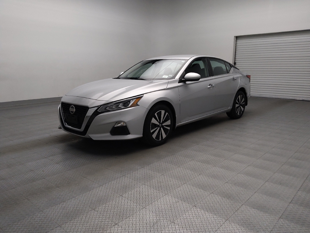 2022 Nissan Altima SV's photo