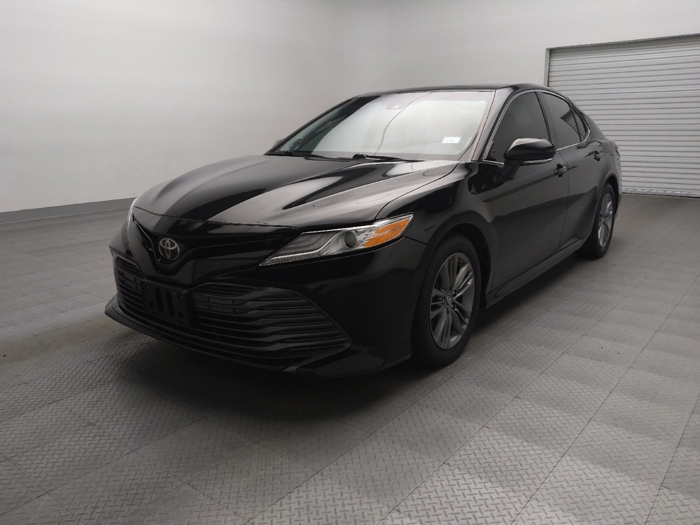 2019 Toyota Camry XLE's photo