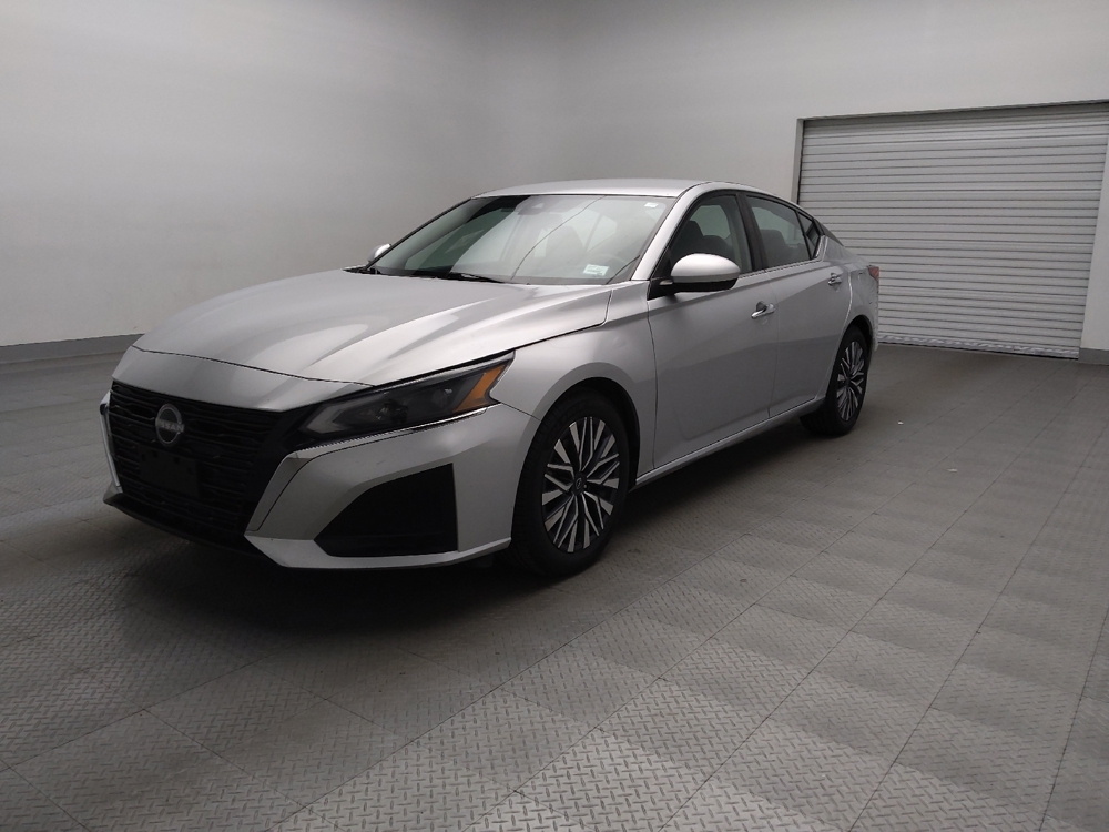 2023 Nissan Altima SV's photo