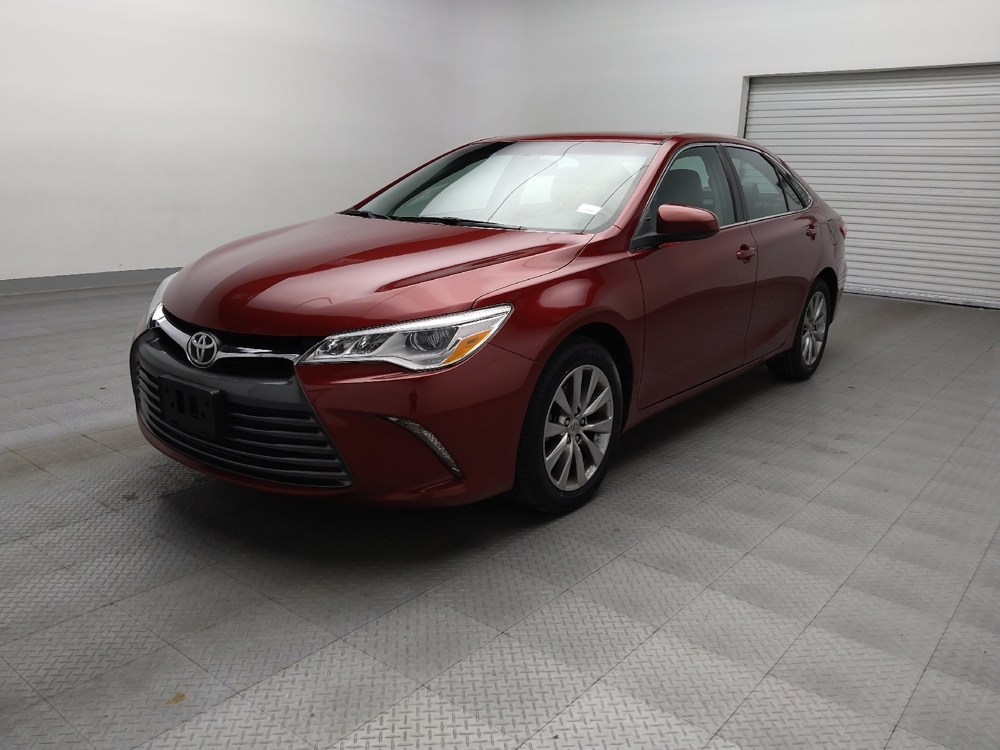 2015 Toyota Camry XLE's photo
