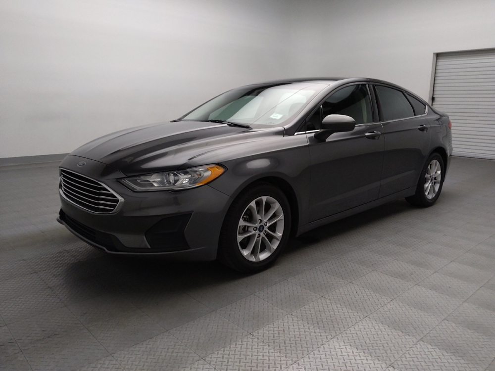 2020 Ford Fusion SE's photo