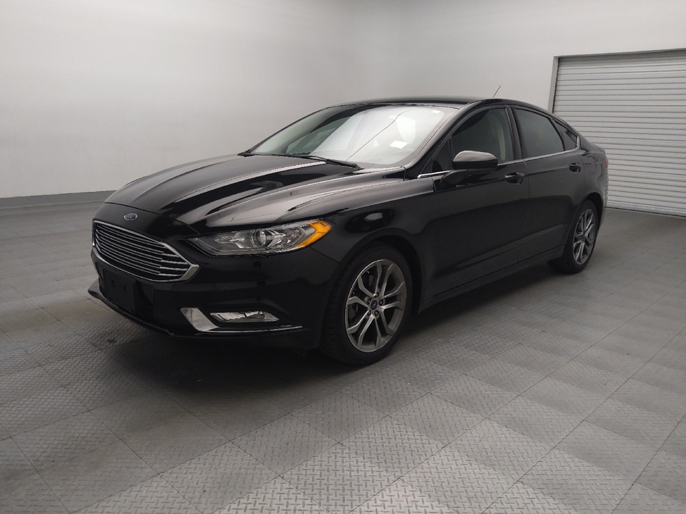 2017 Ford Fusion SE's photo