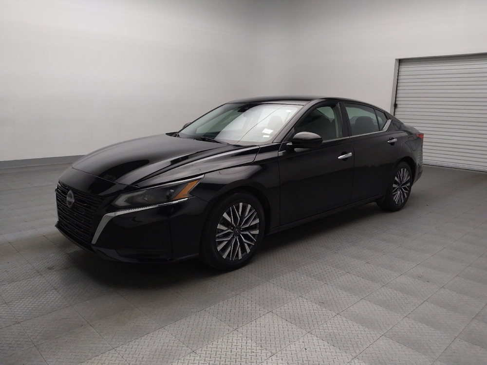 2023 Nissan Altima SV's photo