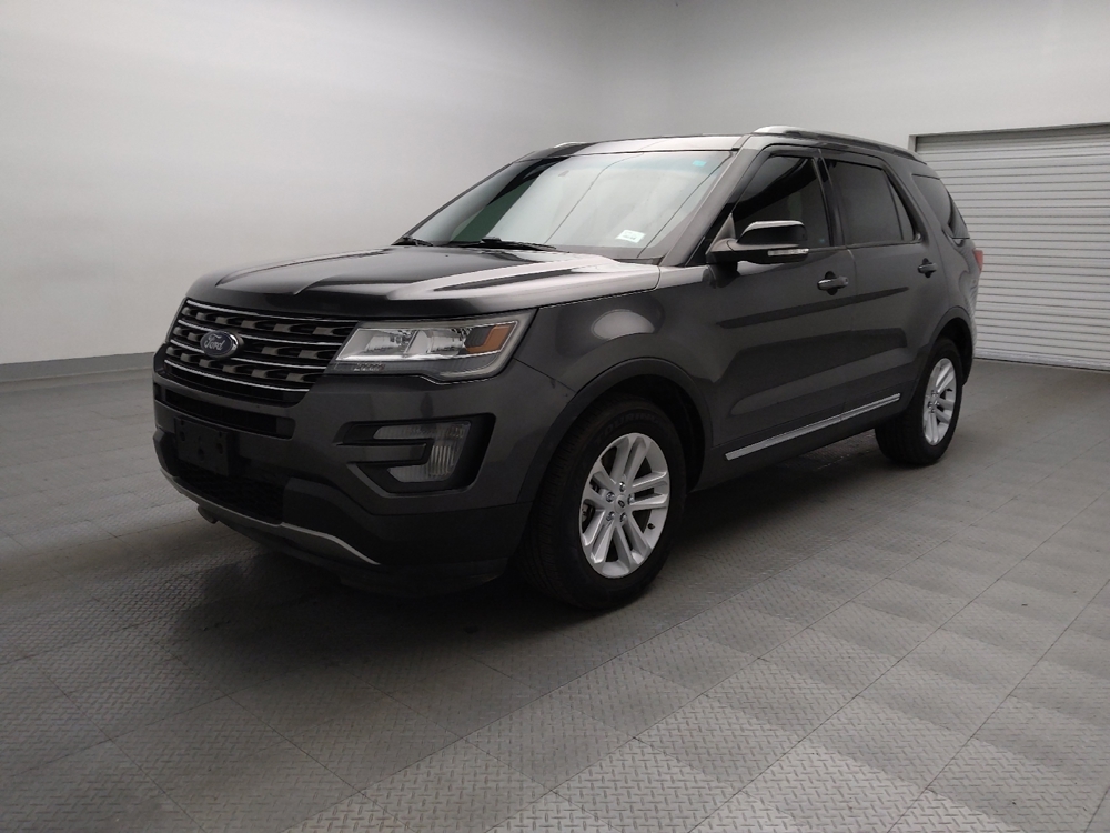 2017 Ford Explorer XLT's photo