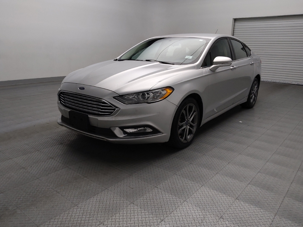 2017 Ford Fusion SE's photo