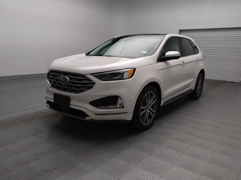 2019 Ford Edge Titanium's photo