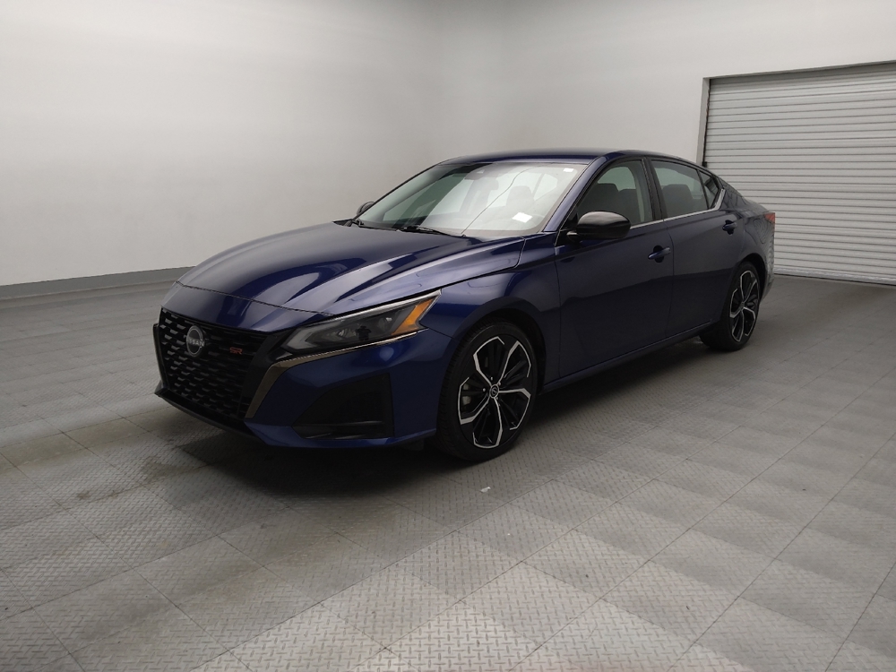 2023 Nissan Altima SR's photo