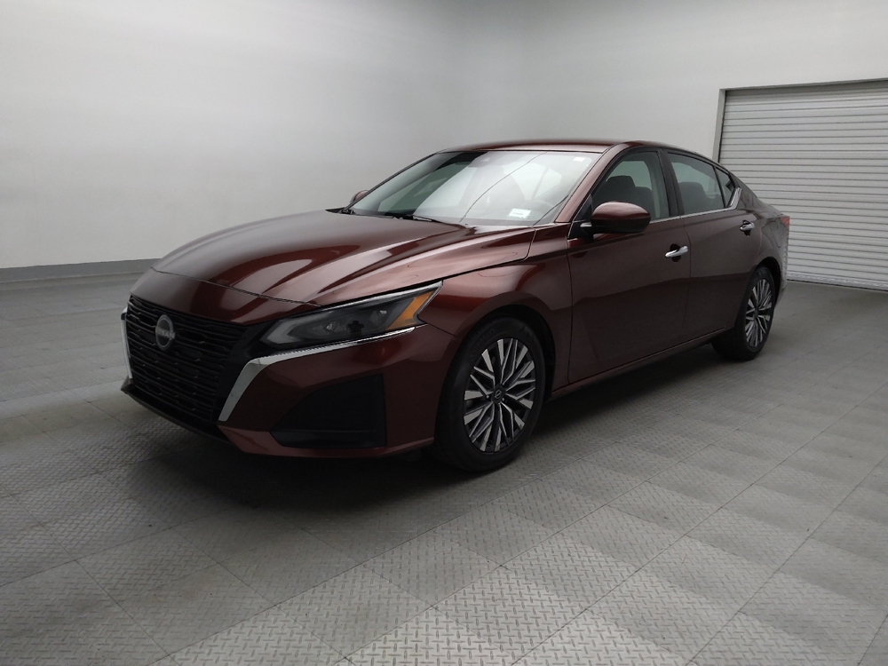 2023 Nissan Altima SV's photo
