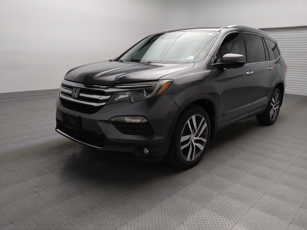 2016 Honda Pilot Touring's photo