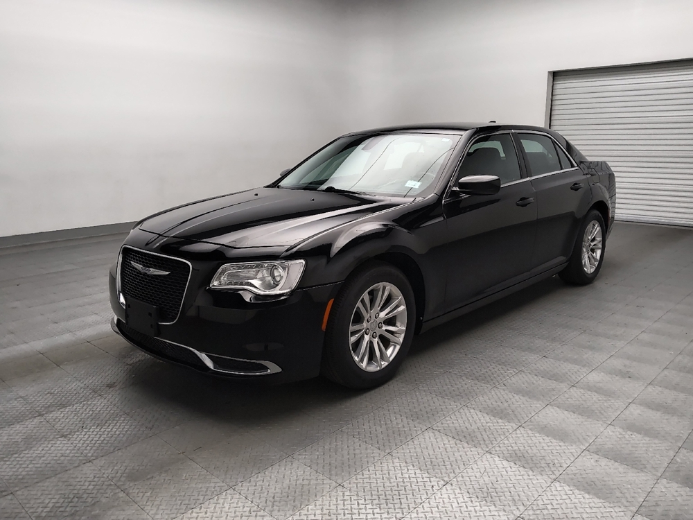 2017 Chrysler 300 Limited's photo