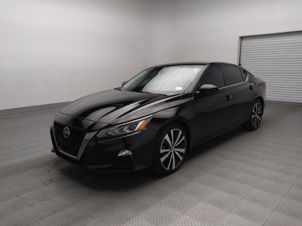 2020 Nissan Altima SR's photo