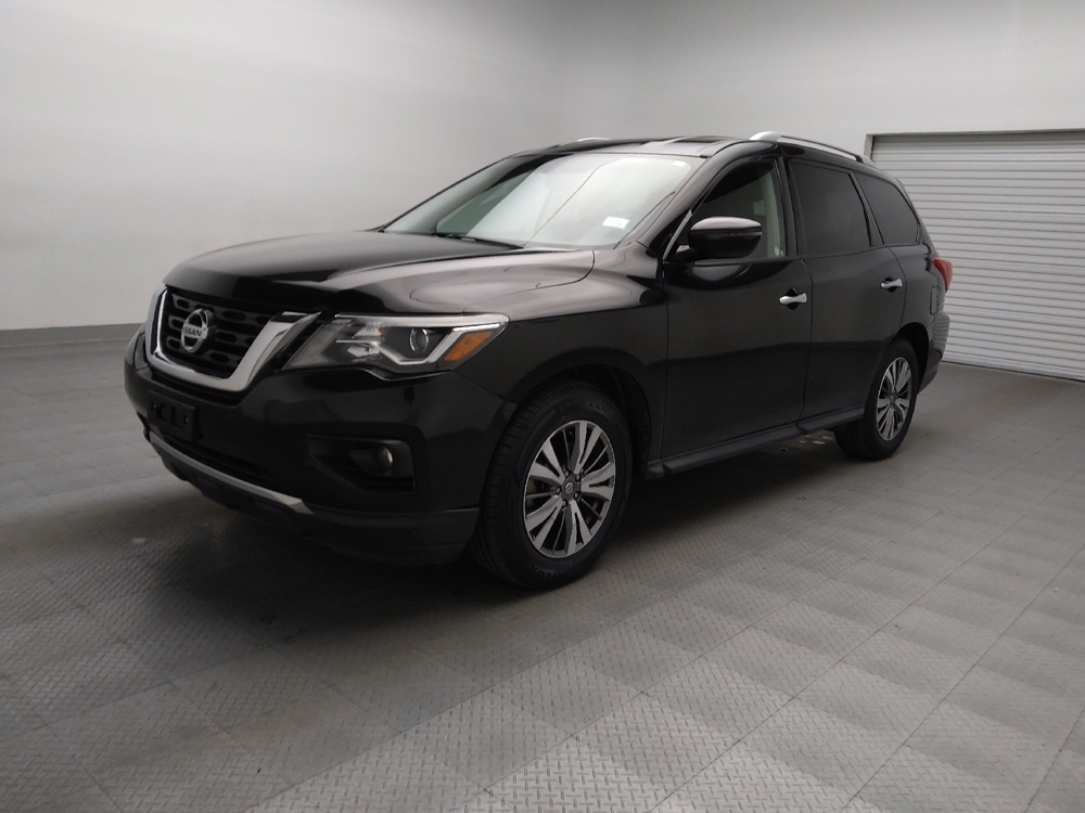 2019 Nissan Pathfinder SV's photo
