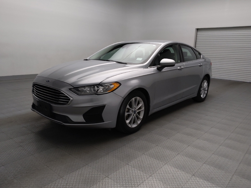 2020 Ford Fusion SE's photo