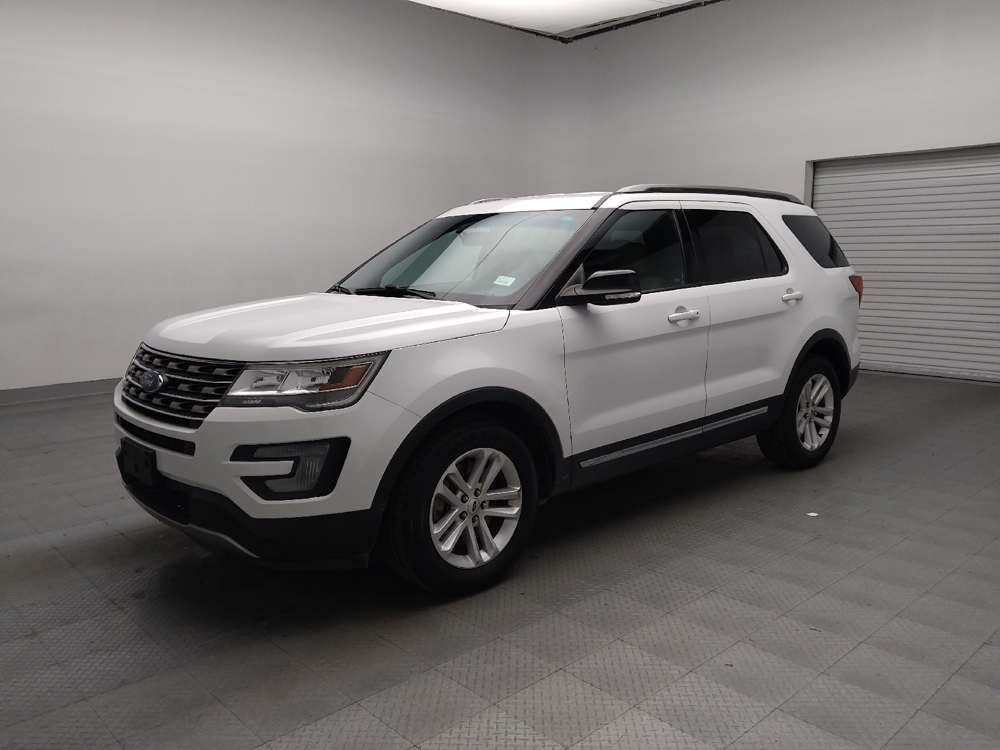 2017 Ford Explorer XLT's photo