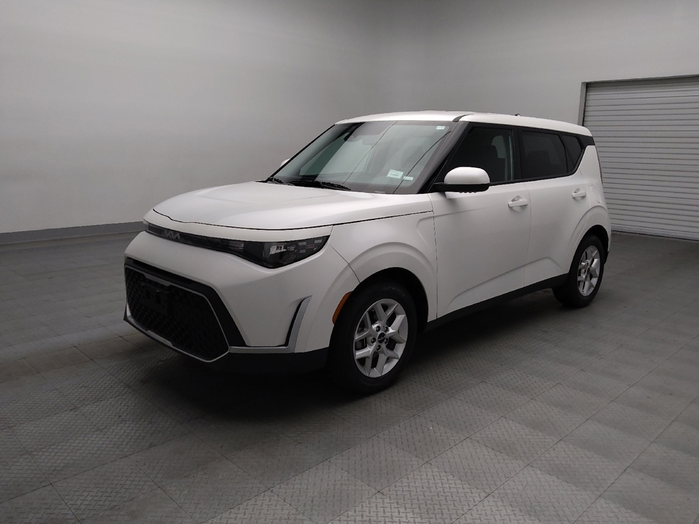 2024 Kia Soul LX's photo