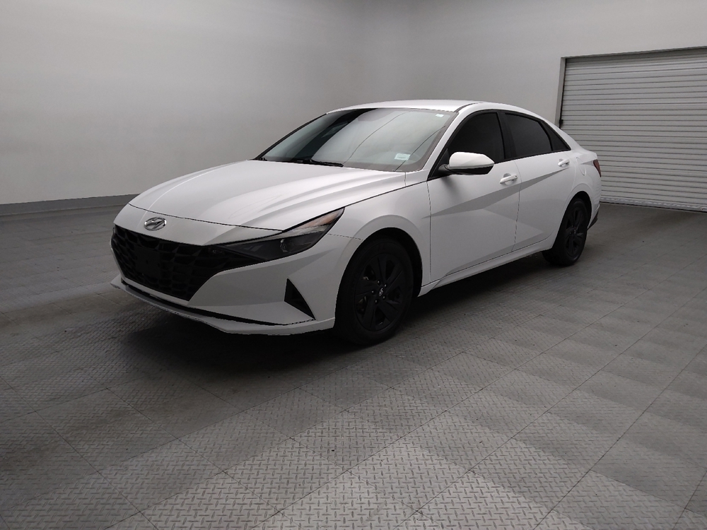 2023 Hyundai Elantra Blue's photo