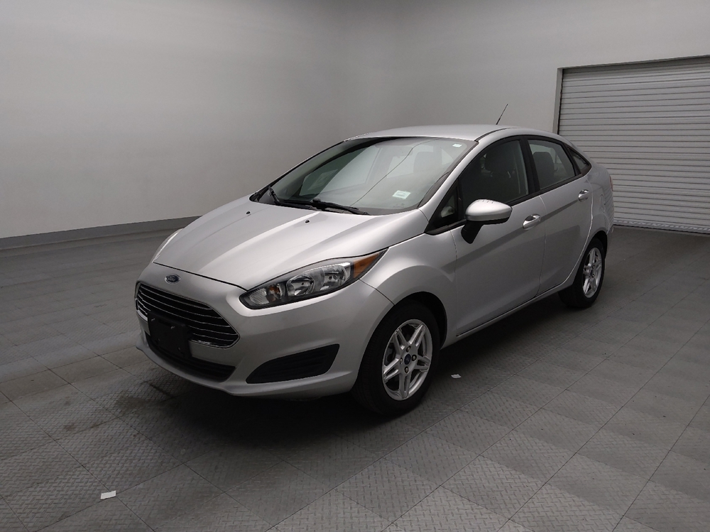 2019 Ford Fiesta SE's photo