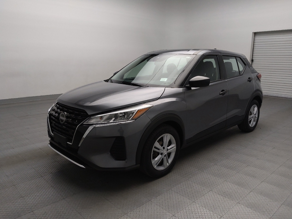 2023 Nissan Kicks S's photo