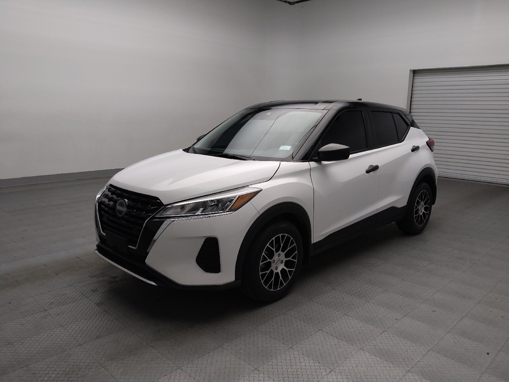 2024 Nissan Kicks S's photo