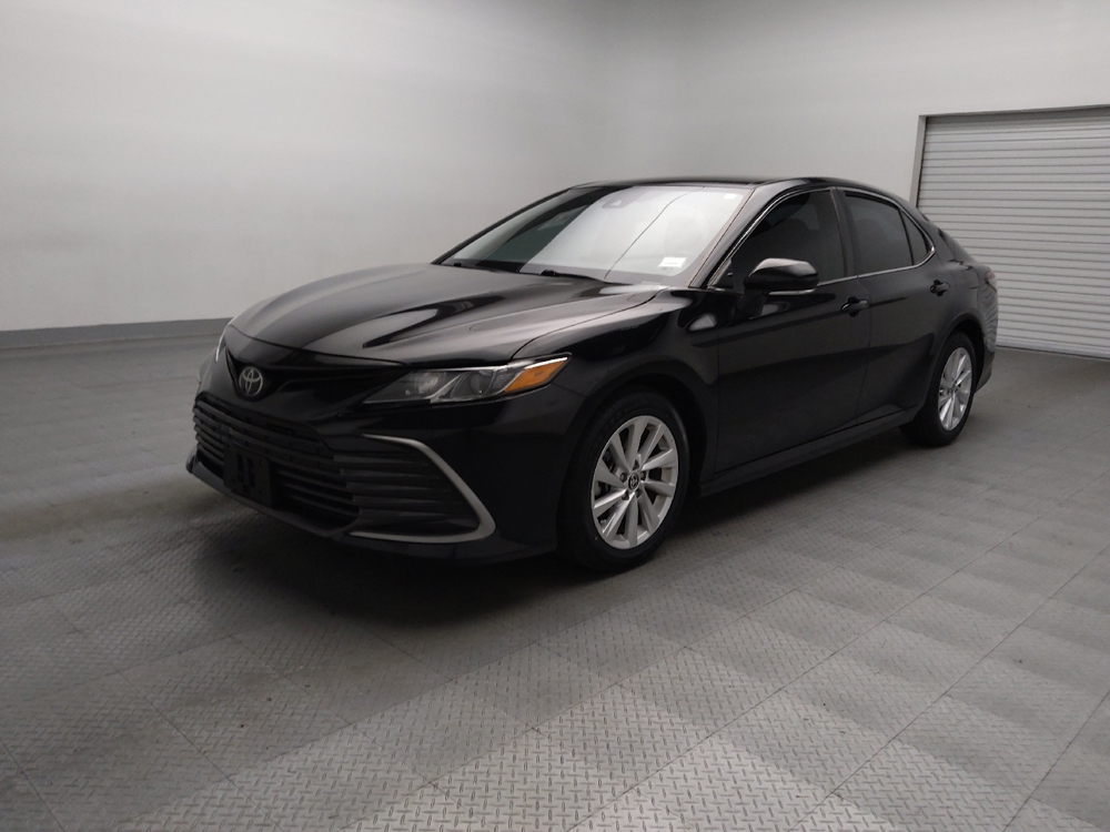 2023 Toyota Camry LE's photo