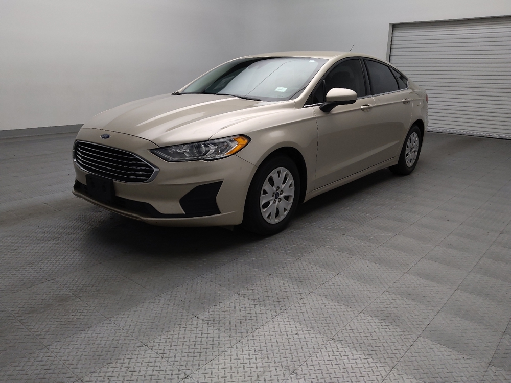 2019 Ford Fusion S's photo