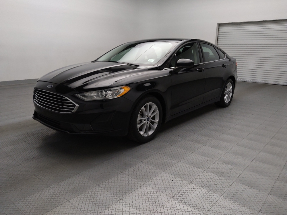 2019 Ford Fusion SE's photo