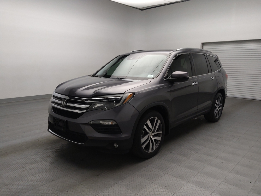 2017 Honda Pilot Touring's photo