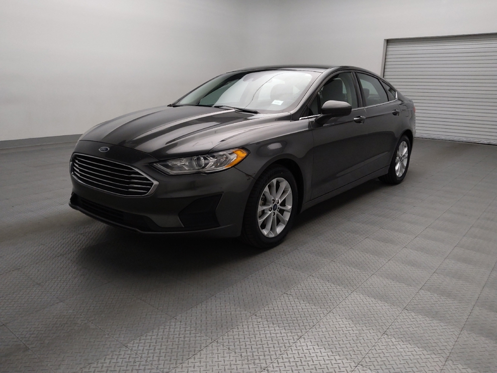 2019 Ford Fusion SE's photo