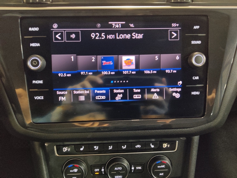2021 Volkswagen Tiguan SE - Photo 19