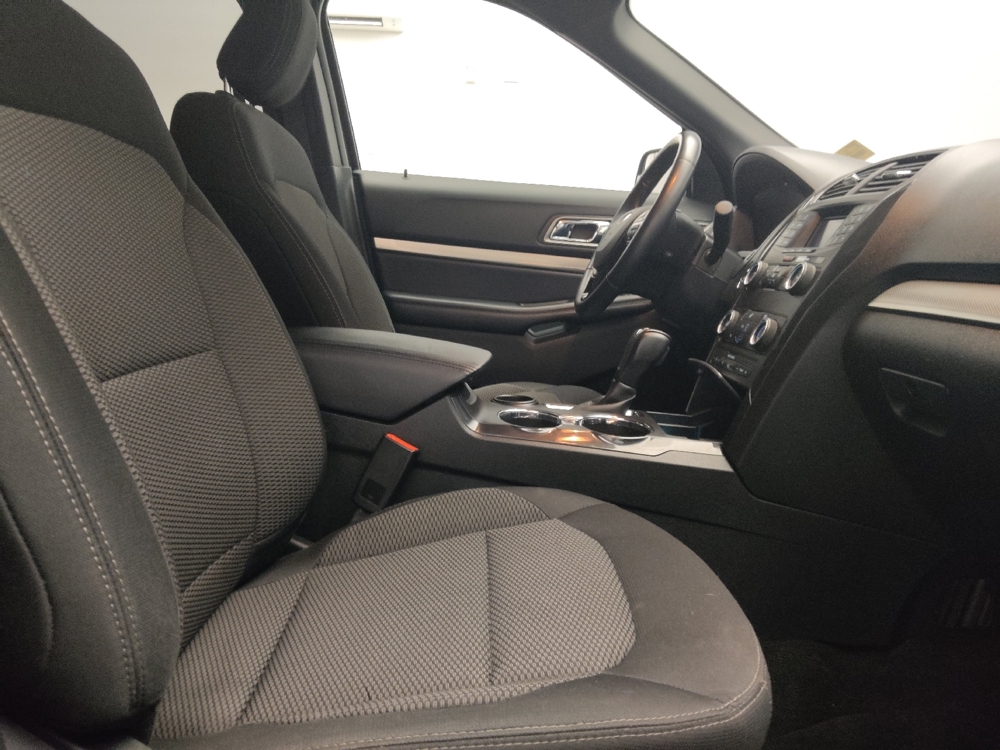 2018 Ford Explorer XLT - Photo 16