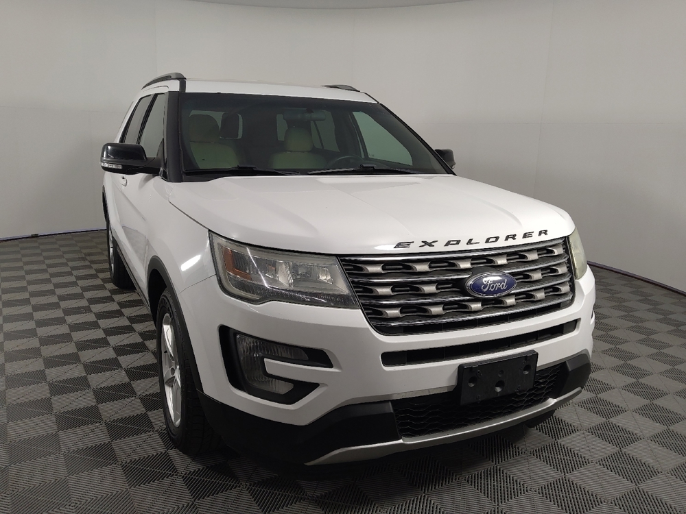 2017 Ford Explorer XLT - Photo 10