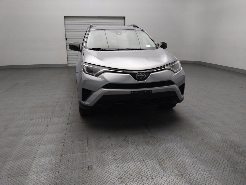 2018 Toyota RAV4 LE - Photo 11