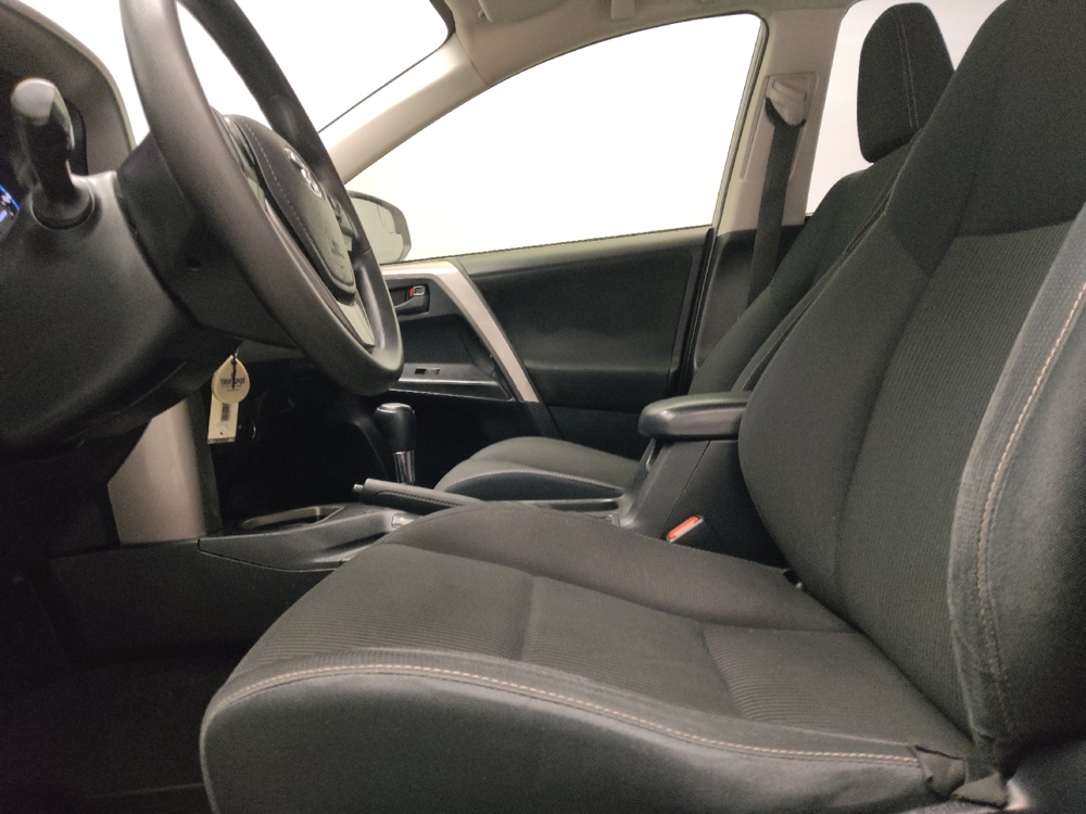 2018 Toyota RAV4 LE - Photo 13