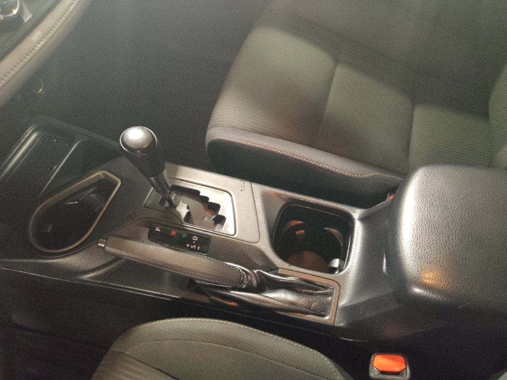 2018 Toyota RAV4 LE - Photo 20
