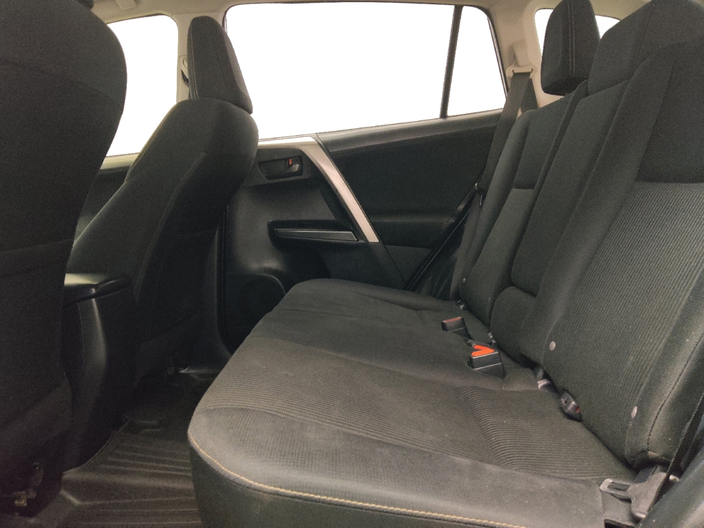 2018 Toyota RAV4 LE - Photo 14