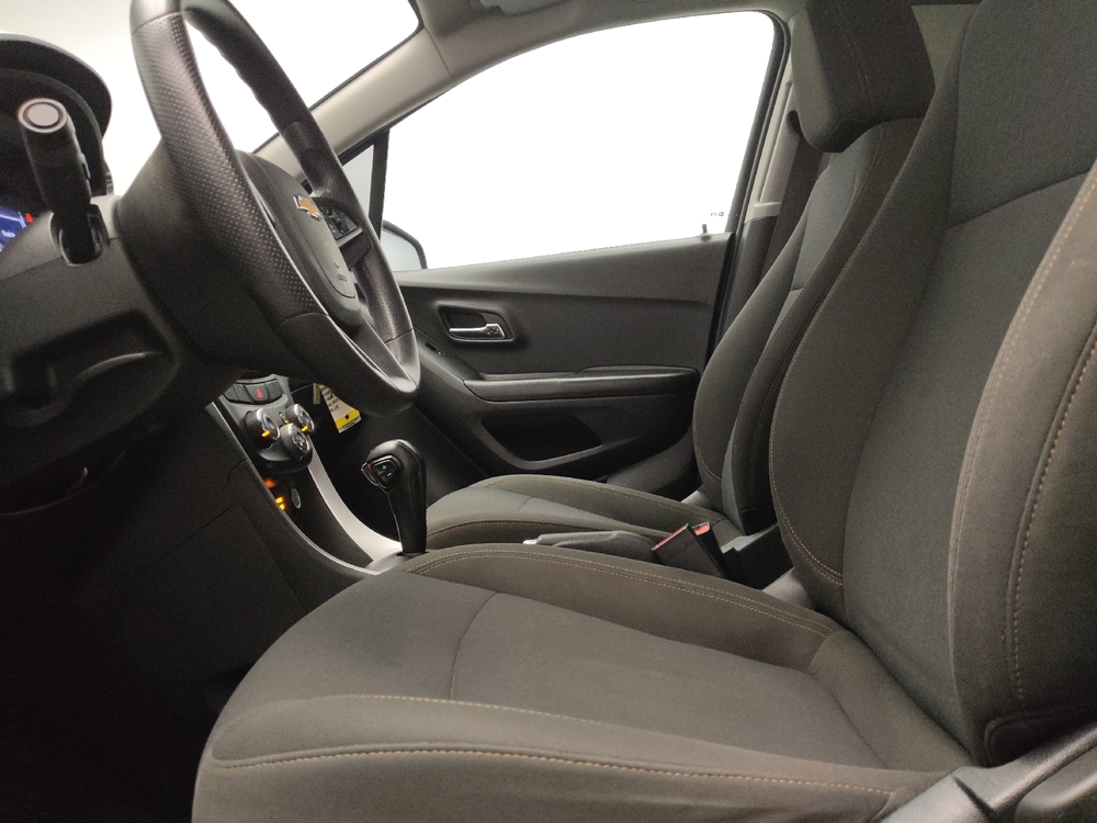 2022 Chevrolet Trax LS - Photo 13