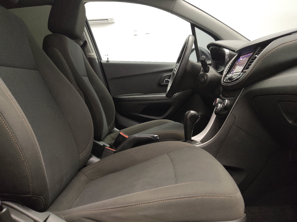 2022 Chevrolet Trax LS - Photo 16