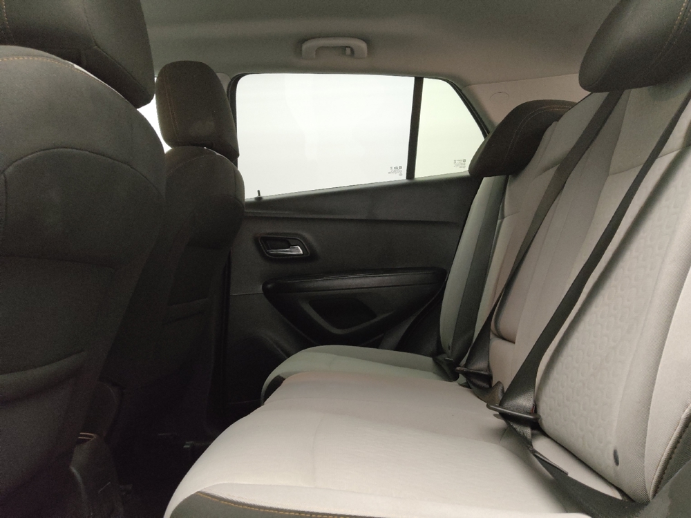 2022 Chevrolet Trax LS - Photo 14