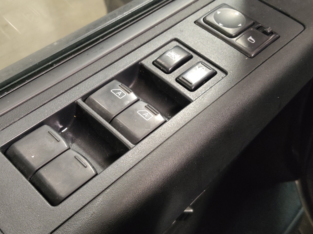 2014 Nissan Titan SV - Photo 21