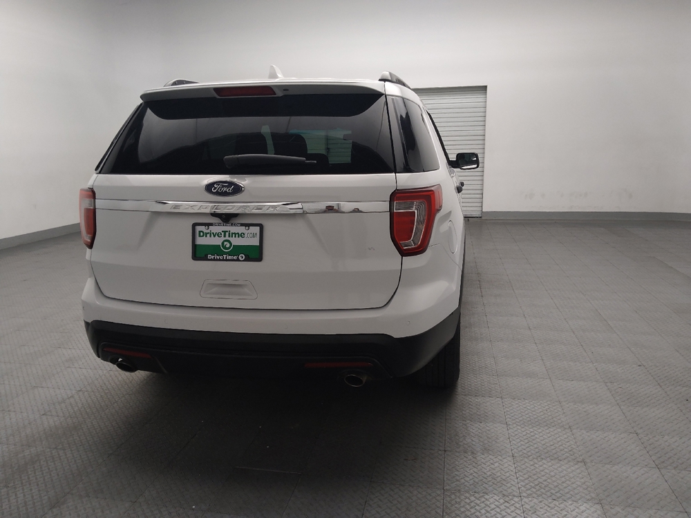 2017 Ford Explorer Base - Photo 6
