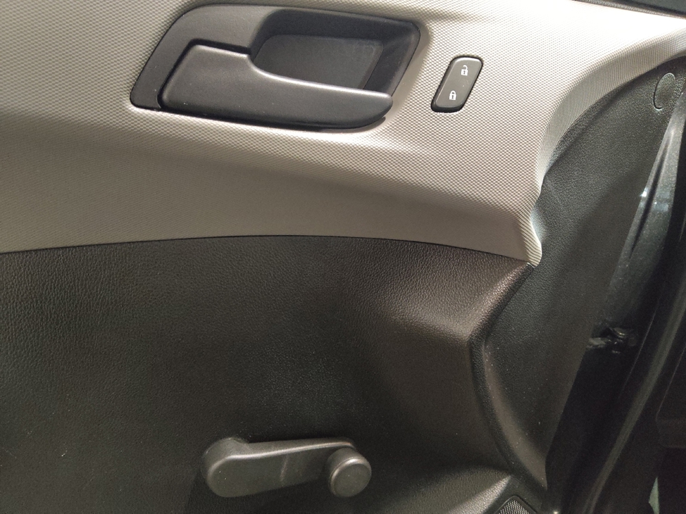 2020 Chevrolet Sonic - Photo 21