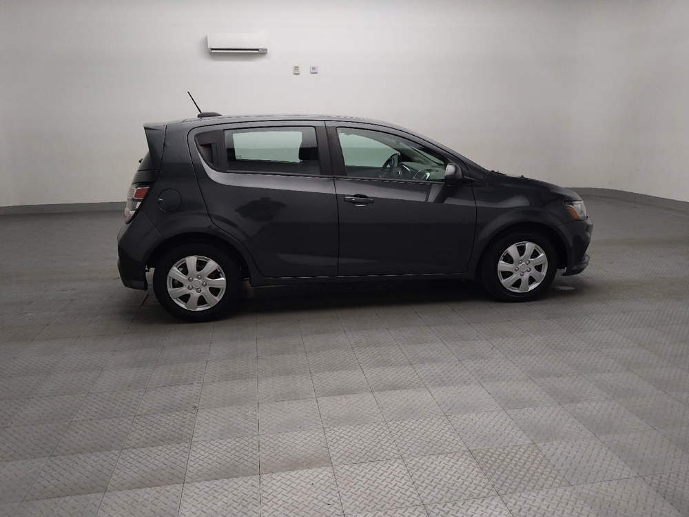 2020 Chevrolet Sonic - Photo 8
