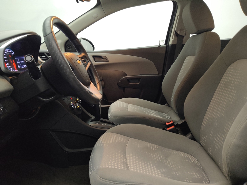 2020 Chevrolet Sonic - Photo 13